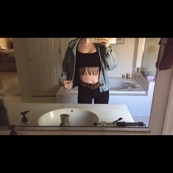 Black crop top - Picture 2 of 2